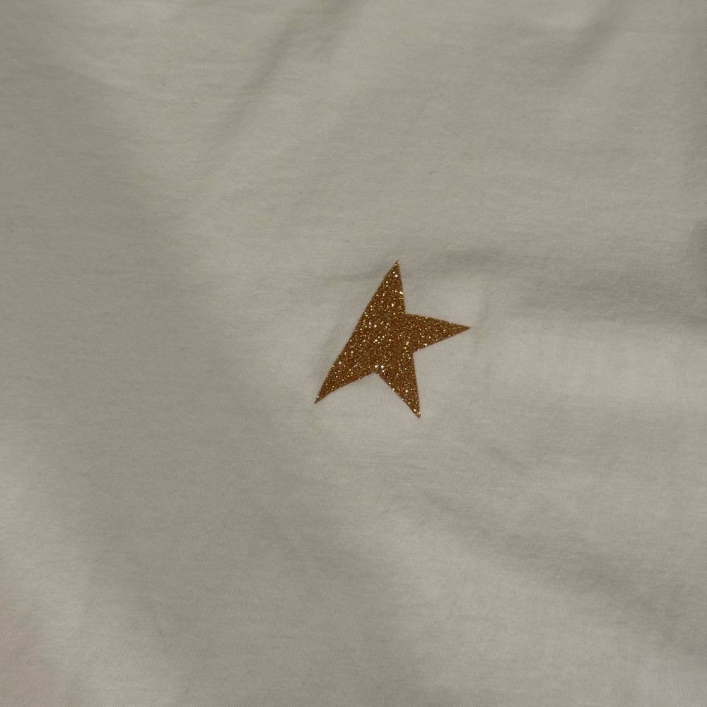 Fits a medium - Picture 2 of 3